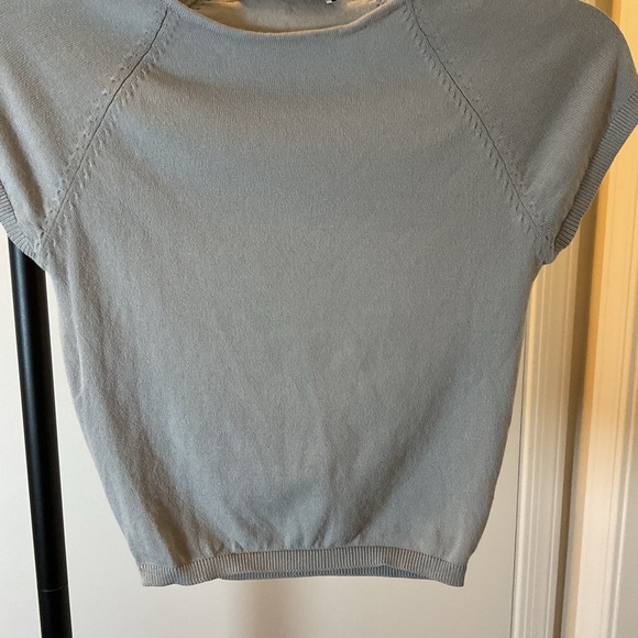 9. ZaraGray Women's Crop Top with Back Cut Out and Short Sleeves Size Small - Picture 3 of 8